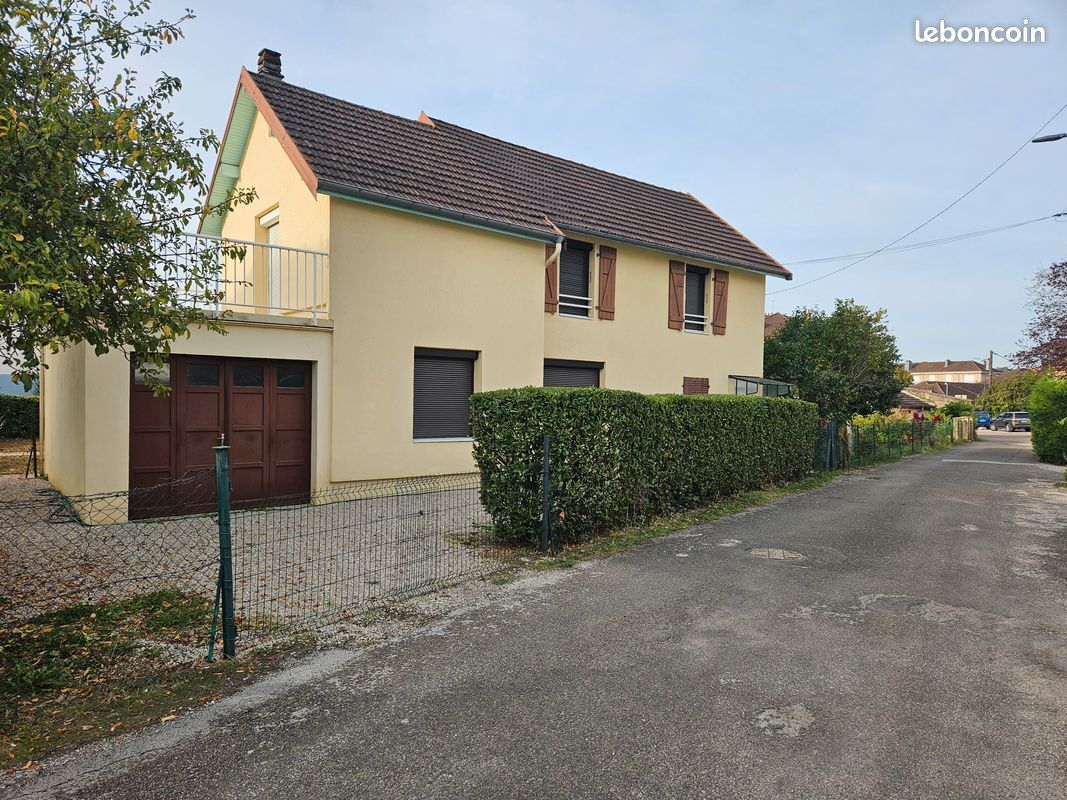 Appartement 4 pièces 129 m² · à Lons-le-Saunier · 129 m² · 300 000 €
