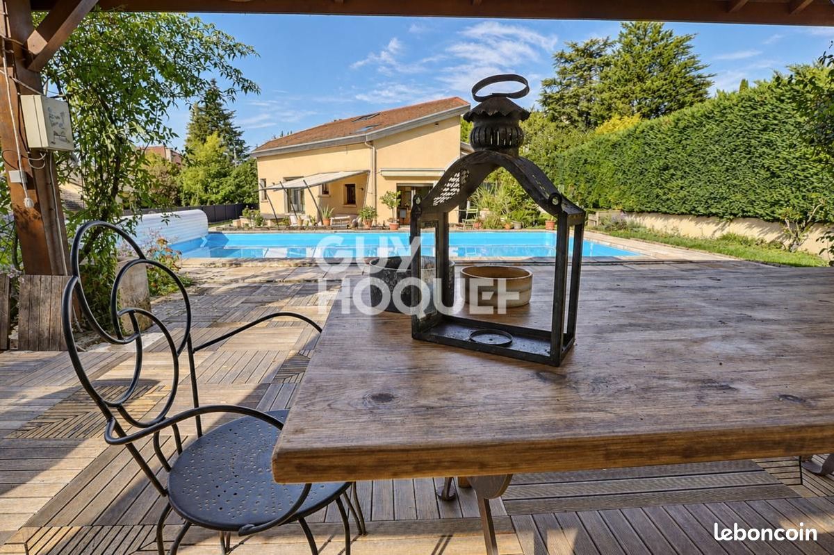Maison 6 pièces 170 m² · à Bourgoin-Jallieu · 170 m² · 420 000 €