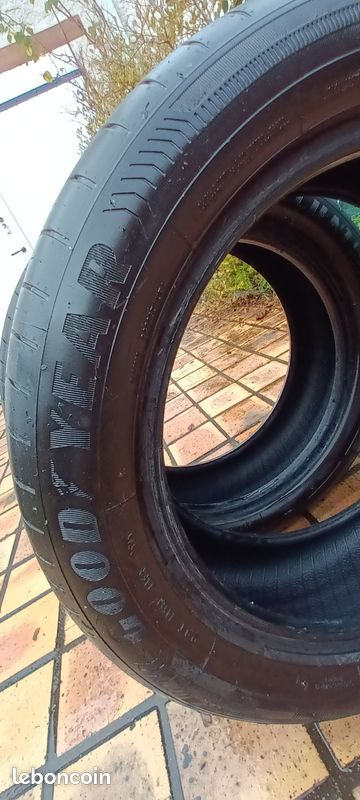 Pneu été Goodyear EfficientGrip Performance - 205/55 R17 91V - Économe En Carburant