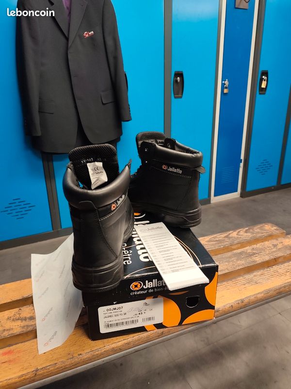 Chaussures De Sécurité Hautes JALLATTE JALEREC SAS S3 SRC Noires - Confort & Protection