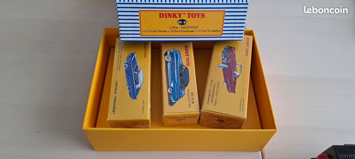 ② Dinky Toys à collectionner en boîte