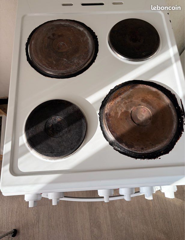 Urgent  Vend cuisinière électrique (image 2)