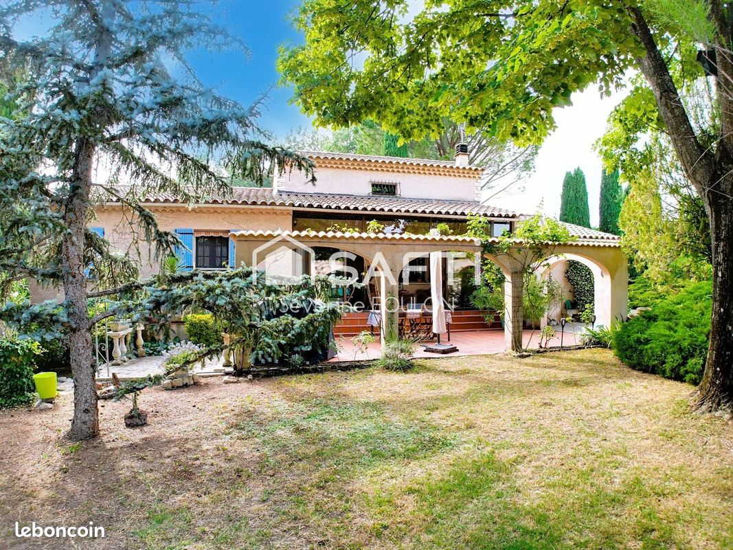 Maison 9 pièces 185 m² · à Gargas · 185 m² · 590 000 €