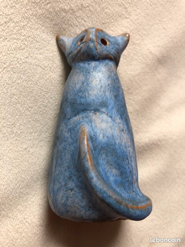 Chat bleu en céramique TBE (image 1)