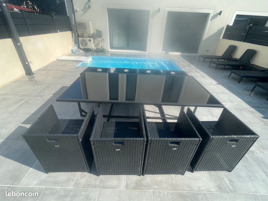 Ensemble table de jardin + 12 assises (image 1)
