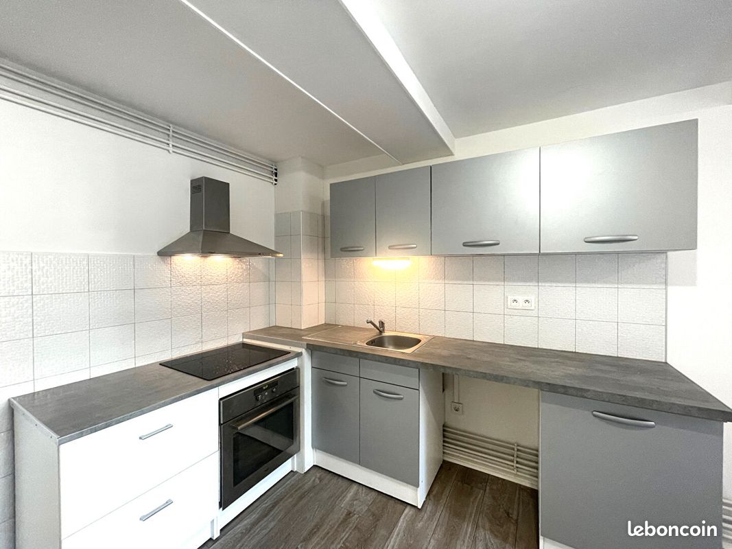 Appartement 3 pièces 47 m² · à Charleville-Mézières · 47 m² · 525 €