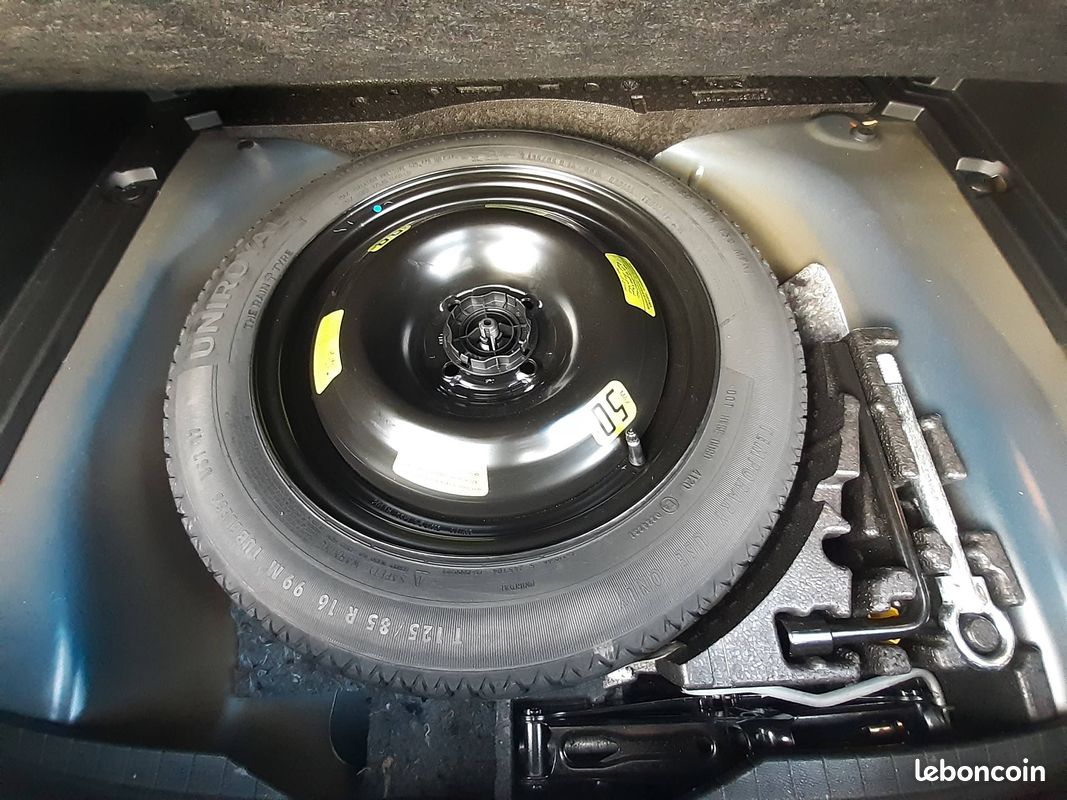 PEUGEOT 2008 PureTech 130 S&S EAT8 Allure (image 21)