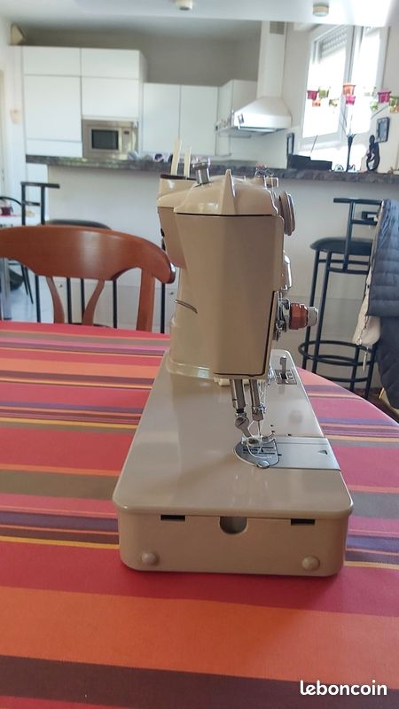 Machine a coudre Singer 401 G (image 7)