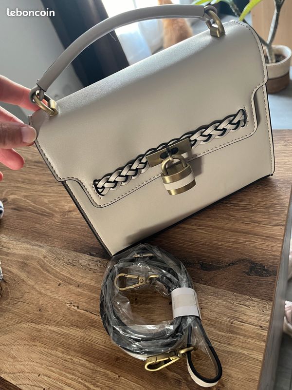 Petit sac à mains couleur nude (image 2)