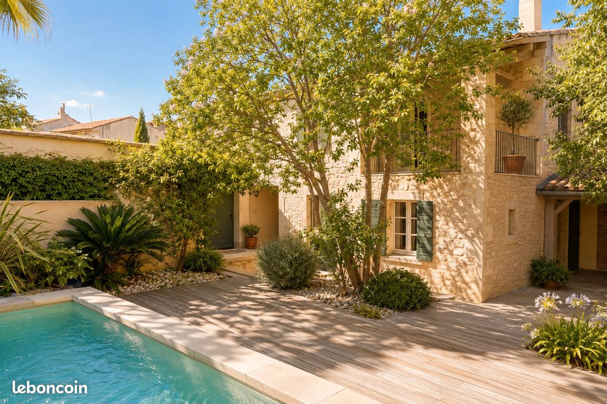 Maison 12 pièces 485 m² · à Saint-Rémy-de-Provence · 485 m² · 3 400 000 €