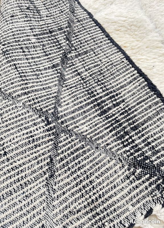 Tapis Beni Ouarain berbère – 182 × 106 cm – Tissé main – Laine naturelle – Fait main - Décoration bohème – Tapis marocain unique (image 10)
