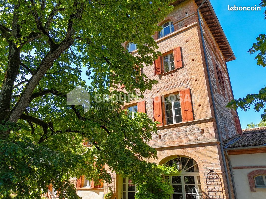 Maison 21 pièces 600 m² · à Drémil-Lafage · 600 m² · 990 000 €