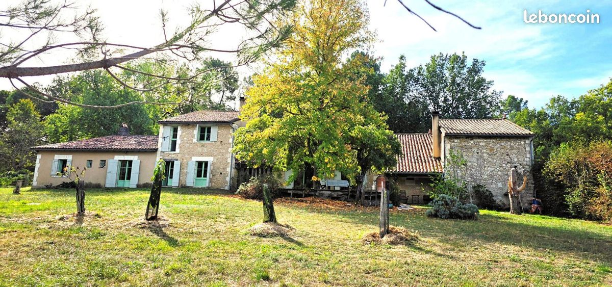 Maison 5 pièces 280 m² · à Saint-Étienne-de-Puycorbier · 280 m² · 399 000 €