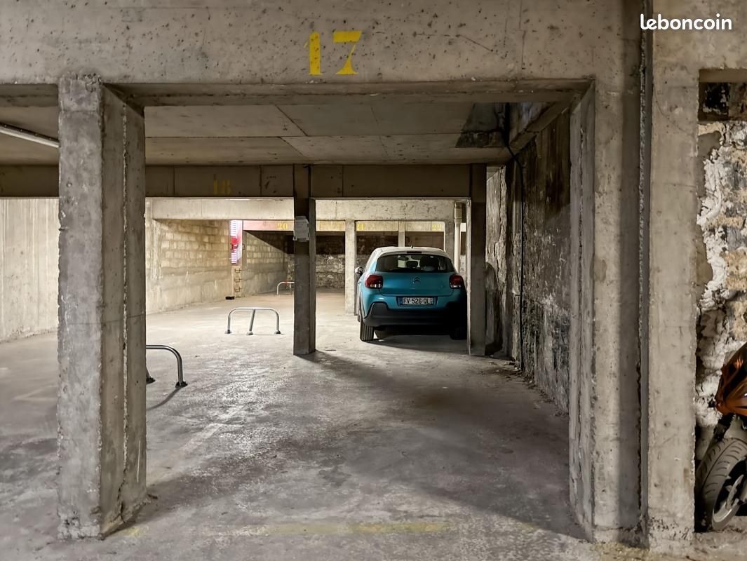 Parking 11 m² · à Paris · 11 m² · 18 000 €