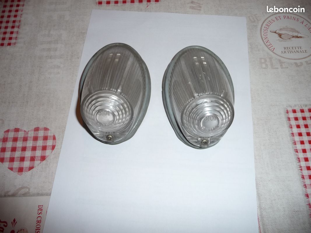 Feux Arrière Cabochon Neuf Pour Renault Estafette - Pièce NOS (New Old Stock) - Emballage Origine