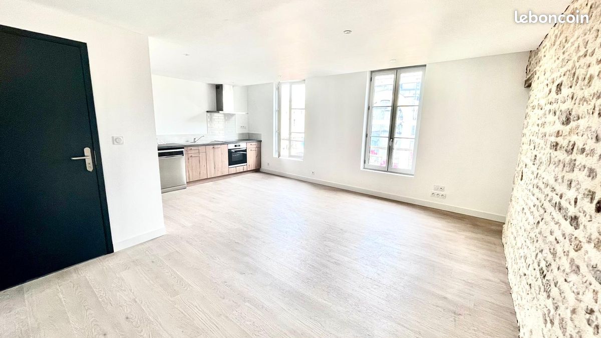 T2 HYPER CENTRE - 50m² - idéal jeune couple - Coulonges-sur-l'Autize 79160 (image principale 0)
