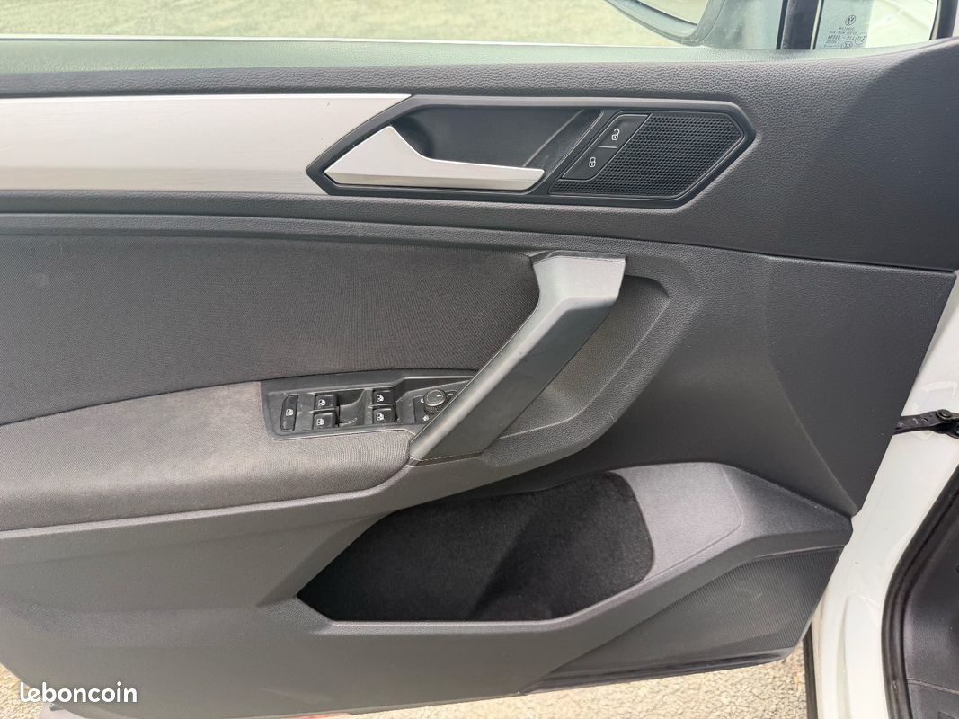 Volkswagen Tiguan volkswagen tiguan Comfortline Business Start-Stop DSG boite automatique gps tel radars etc... (image 21)