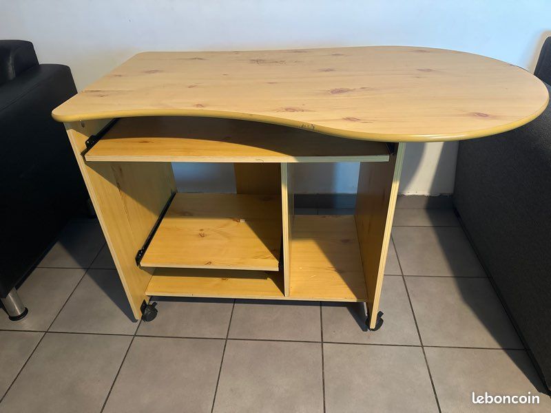 Petit Bureau (image 1)