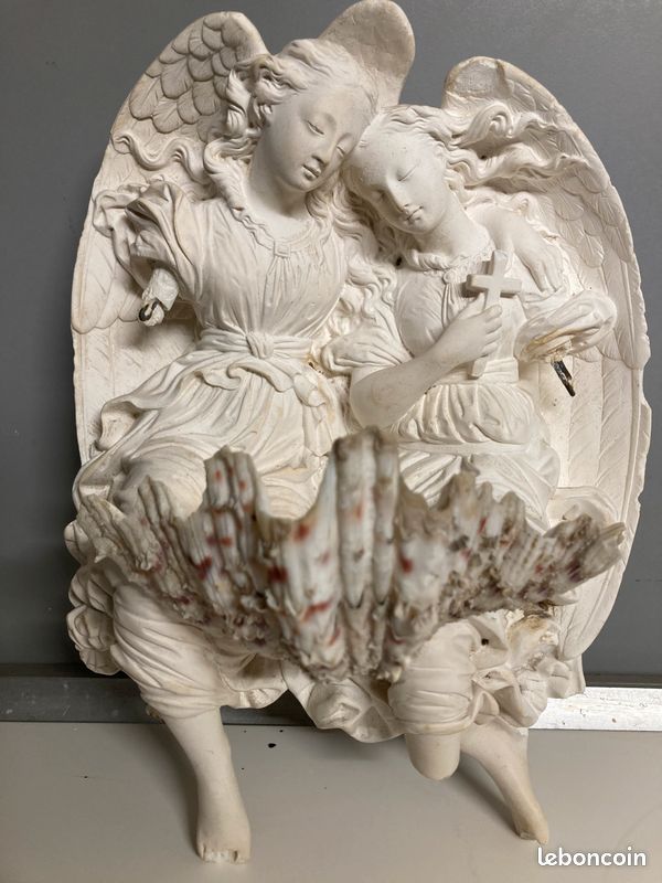 Très ancien benitier (image 4)