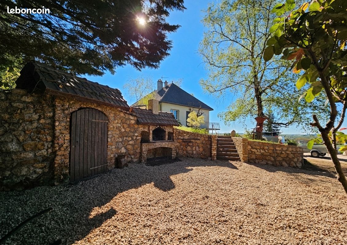 Maison 5 pièces 182 m² · à Chinon · 182 m² · 193 000 €