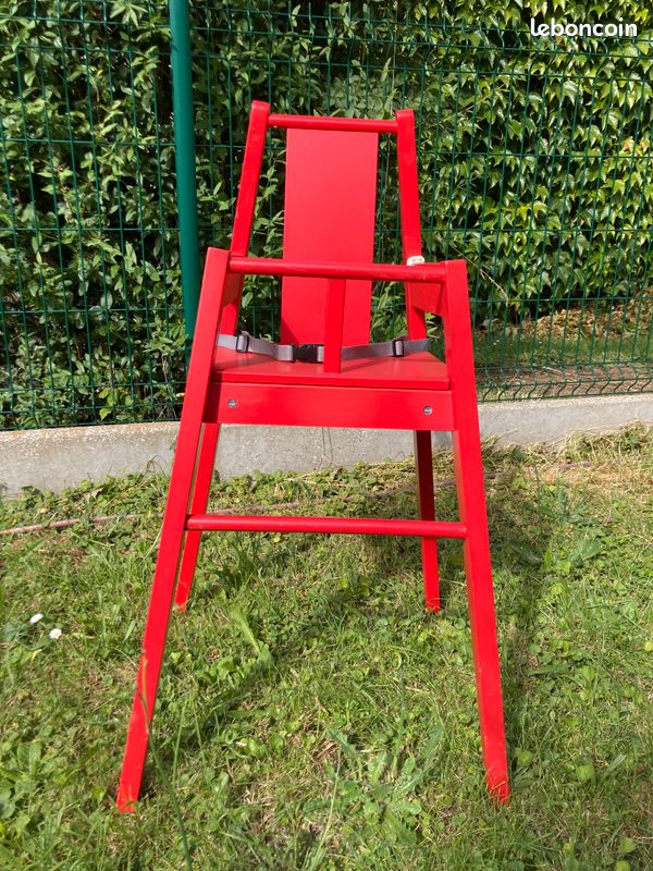 Chaise haute bébé (image 1)