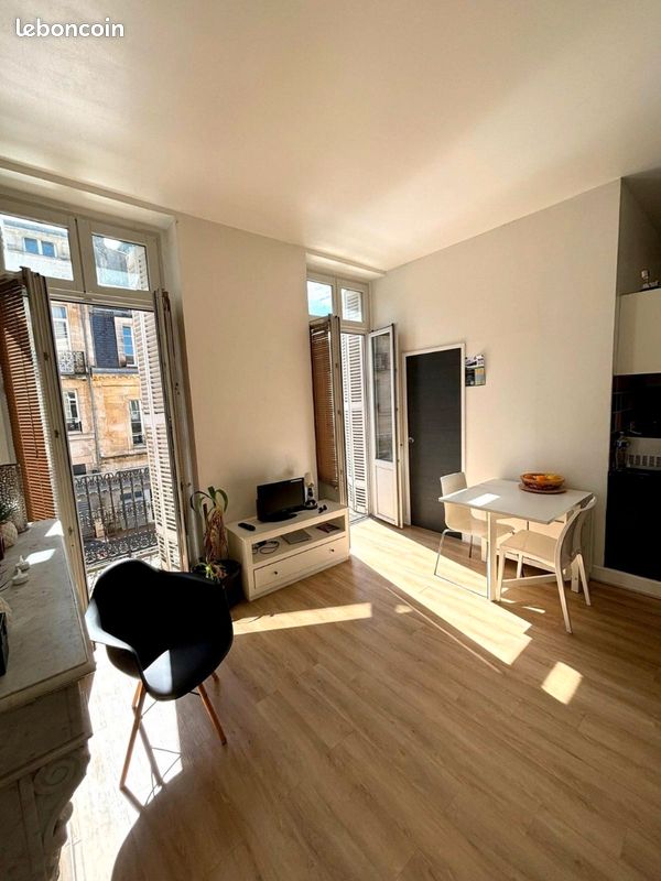 Appartement 1 pièce 32 m² · à Bordeaux · 32 m² · 700 €