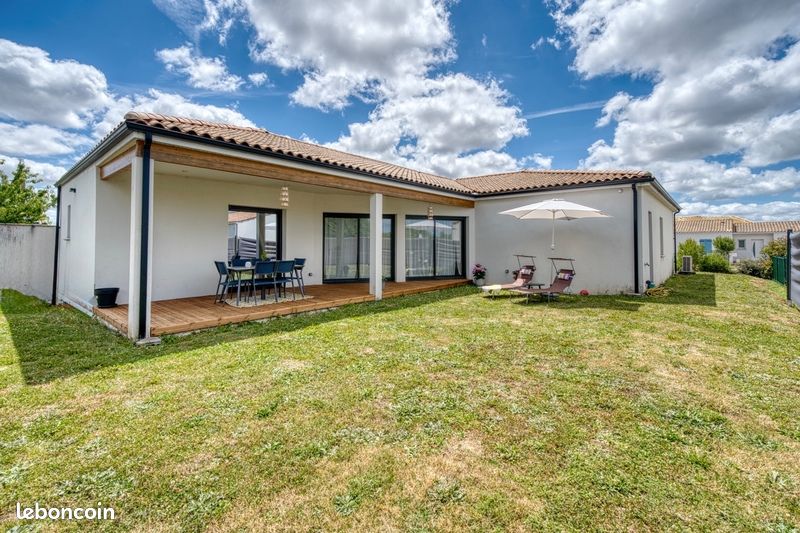 Maison 6 pièces 152 m² · à Échillais · 152 m² · 469 000 €