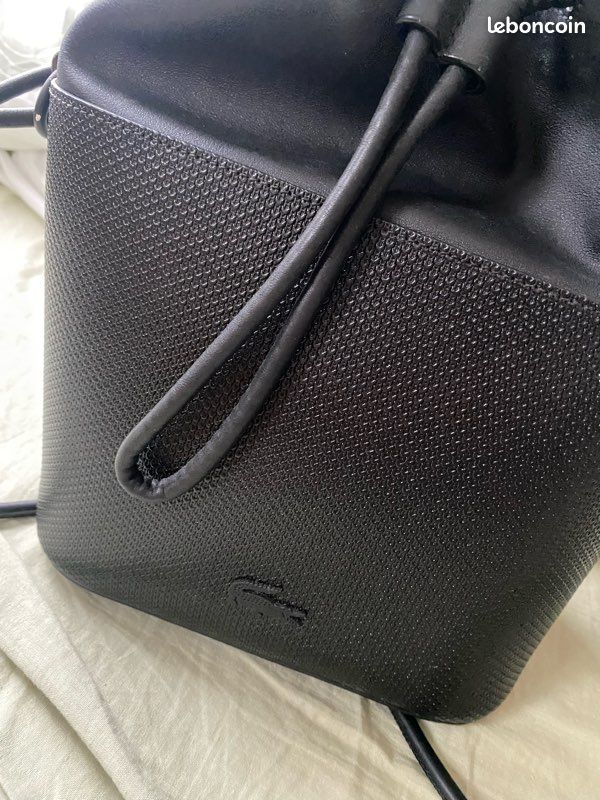 Sac seau Lacoste cuir noir Accessoires Bagagerie