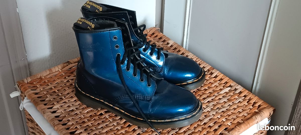 Chaussure Doc Martens Bleu Marine Femme Boots 1460 En Cuir Smooth