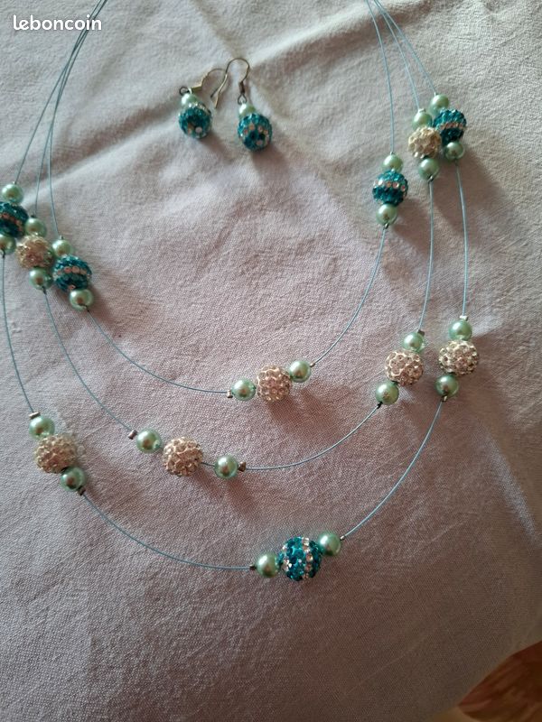 Collier avec boucles d'oreilles (image 3)