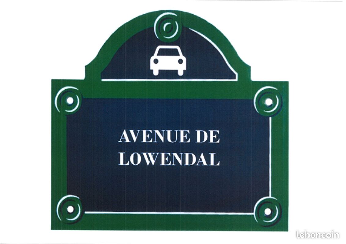 Parking/box PARIS · 180 €/mois