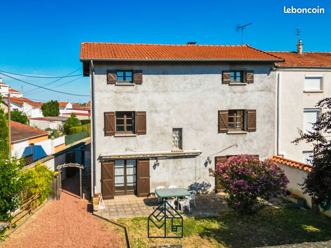 Maison 6 pièces 159 m² · à Roanne · 159 m² · 199 000 €
