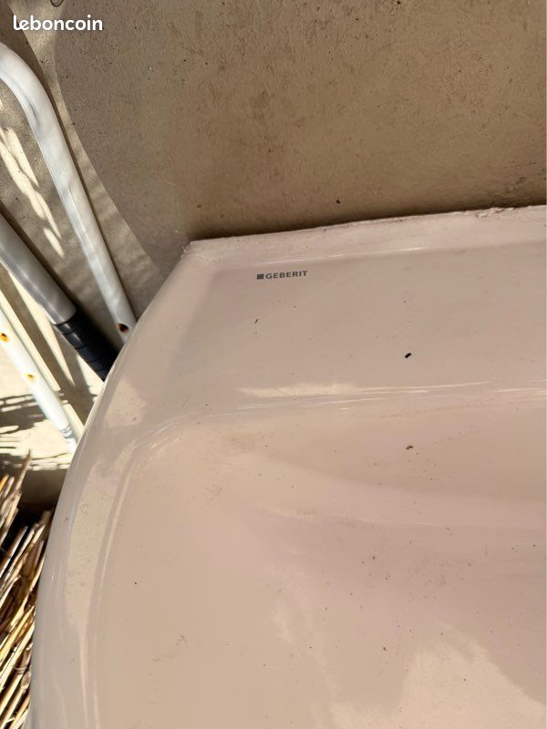 Vasque et pied salle de bain (image 2)