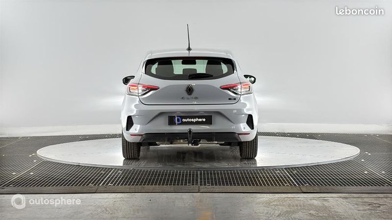 Renault Clio 1.6 E-Tech 145ch full hybrid Evolution (image 6)