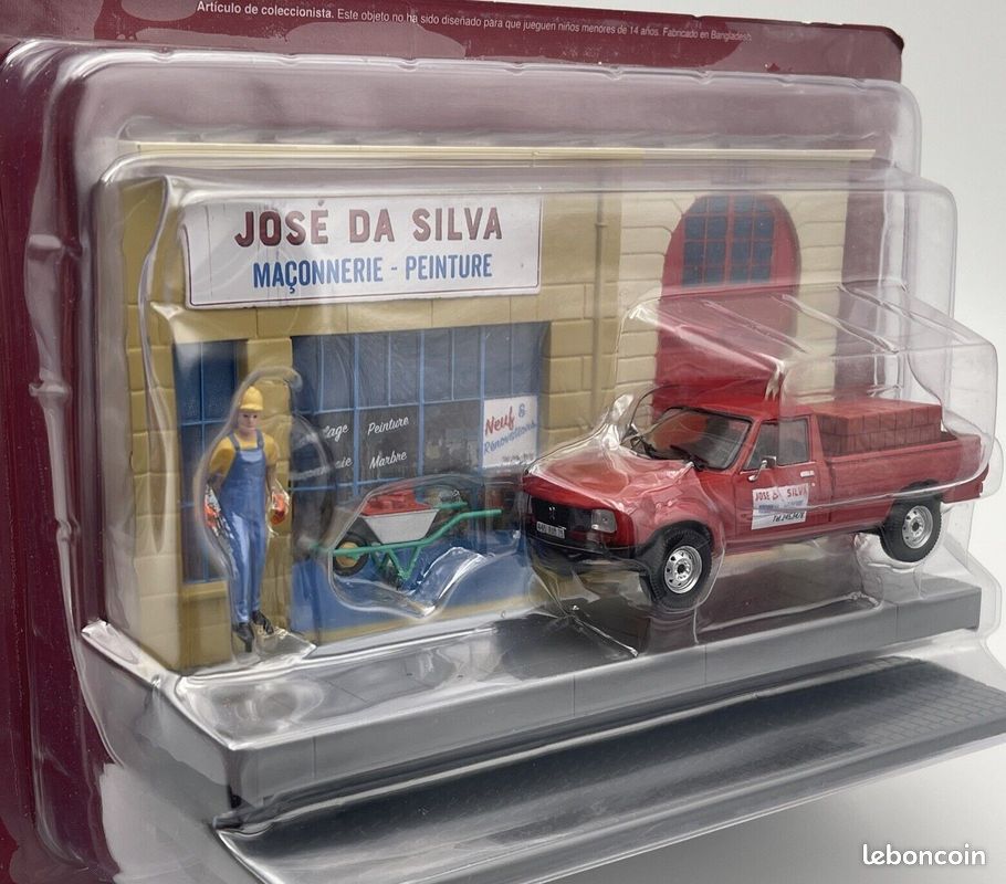 PEUGEOT 504 Dangel Pick-Up + diorama Le maçon José DA SILVA – Maçonnerie Peinture + 1 personnage et 1 brouette - échelle 1/43 - Neuf en Boite - collection VEHICULES UTILITAIRES avec DIORAMA N° 16 (image 2)