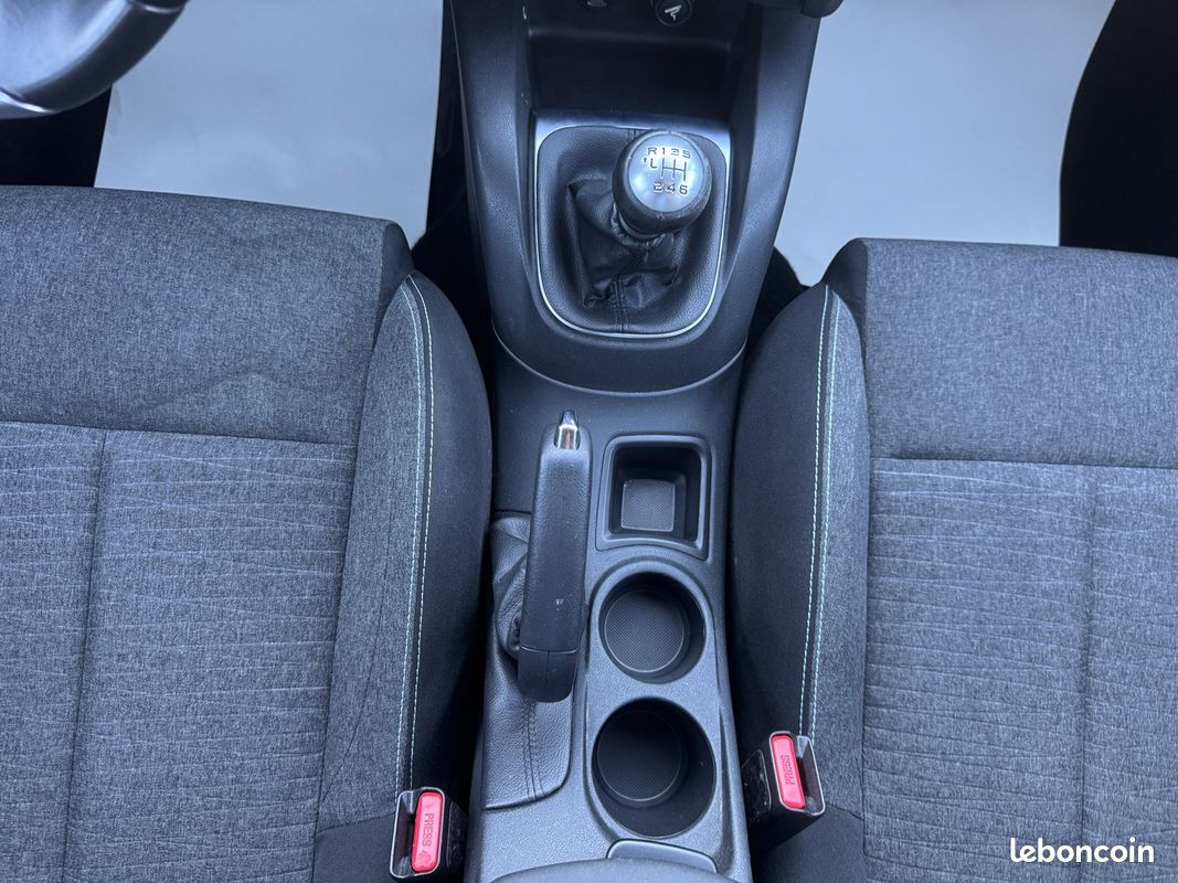 Citroen C4 BLUEHDI 120CH FEEL S&S (image 18)