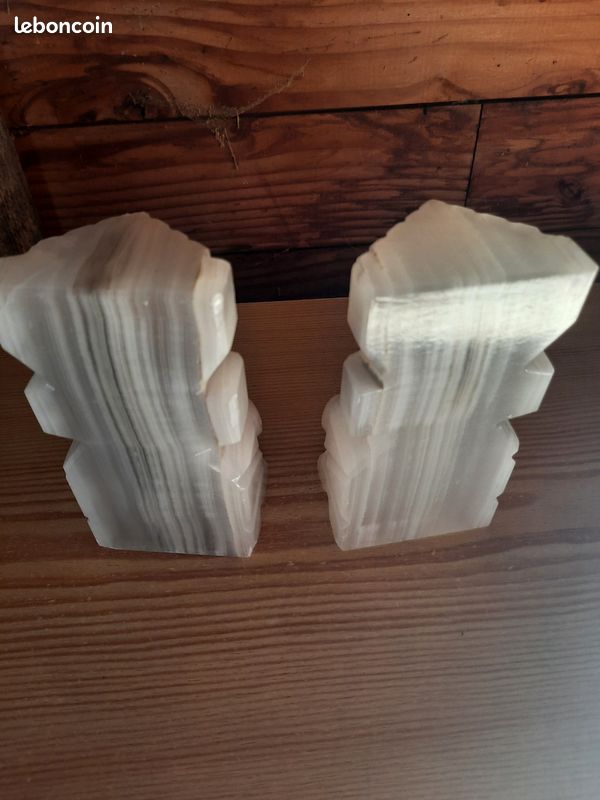 2 statuettes serre-livre en marbre (image 3)