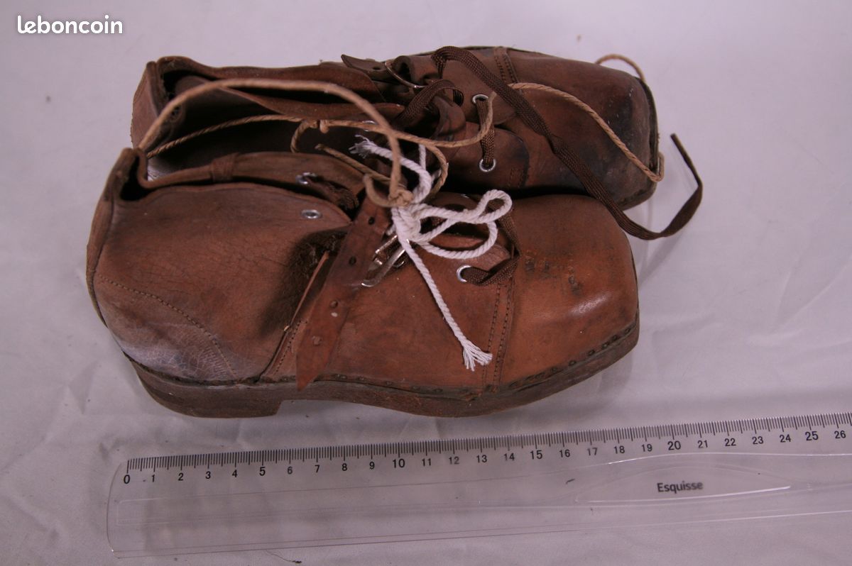 Chaussures années 30-40 Galoches Enfant , authentique stock de cordonnier - Vintage, militaria (n°1) (image 3)