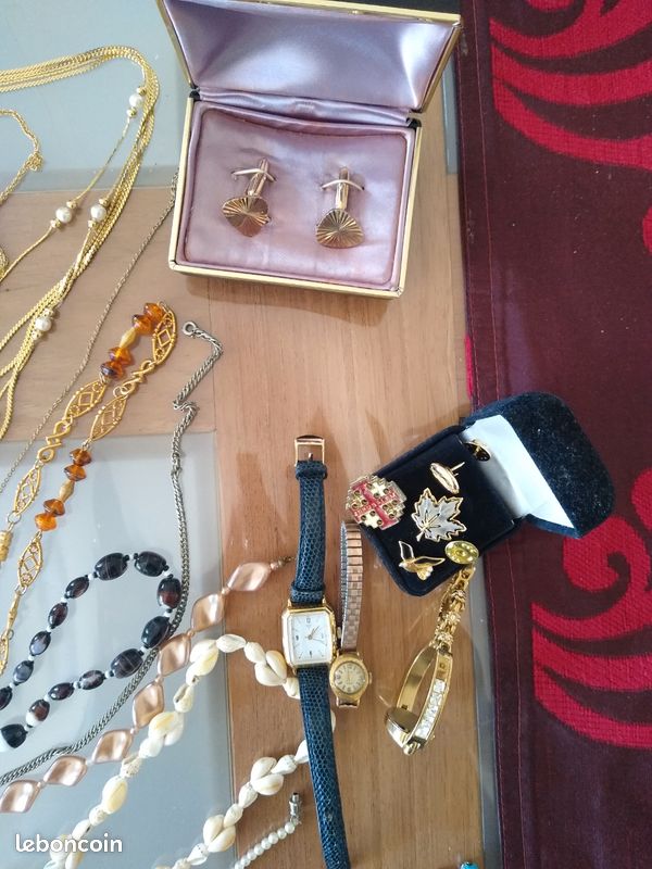 Lot De Bijoux Fantaisie Cassés - Colliers, Boucles D'Oreilles, Broches - Occasion