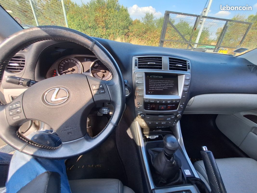 LEXUS IS 220 d Pack Sport (image 13)