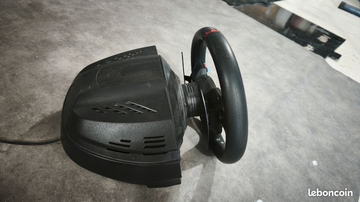 T300rs volant simulation automobile (image 2)