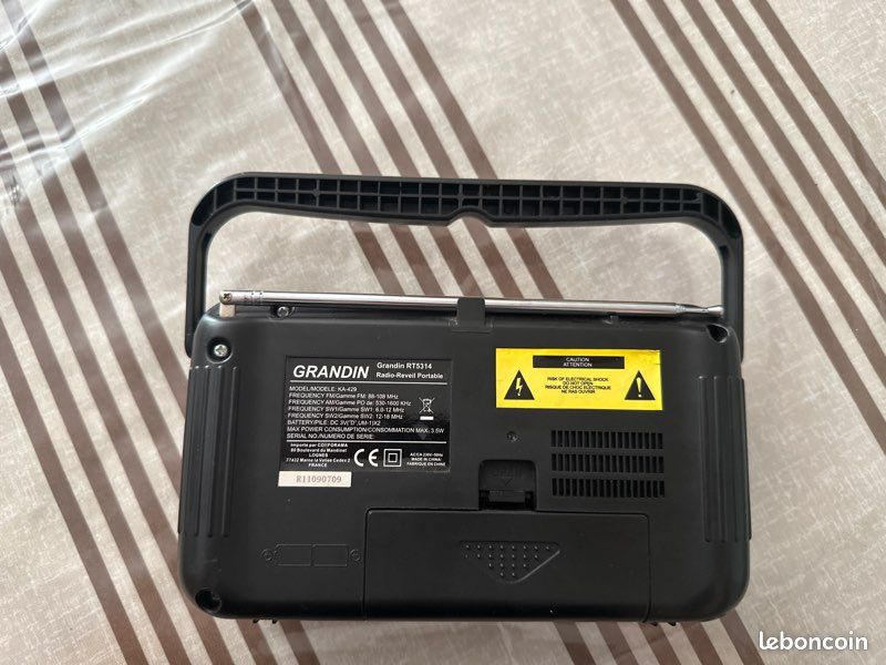 Radio réveil portable (image 2)