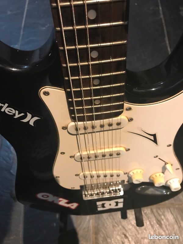 Guitare Électrique “Warrior” Style Fender Stratocaster (image 4)