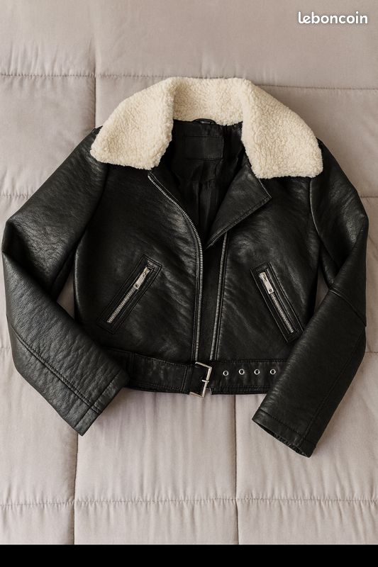 Blouson aviateur noir Jennyfer S imitation cuir col fourrure