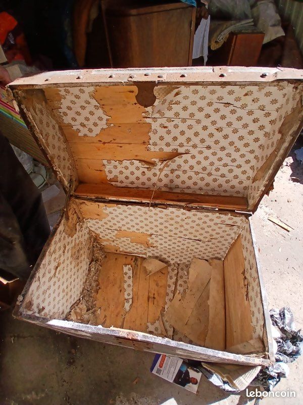 Coffre ou malle ancienne a restaurer (image 1)
