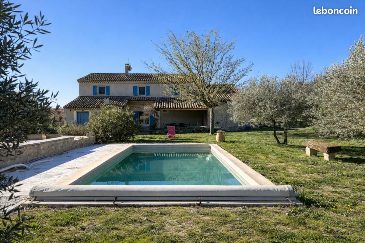 Maison 8 pièces 175 m² · à Cucuron · 175 m² · 930 000 €
