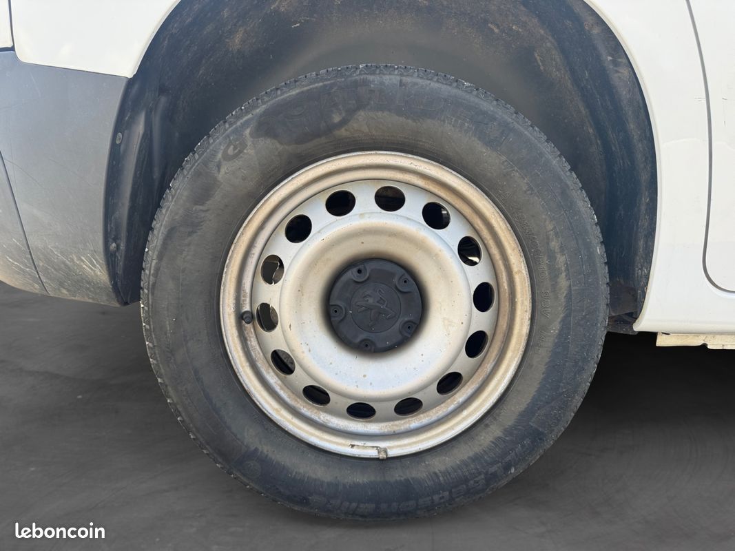 PEUGEOT PARTNER CAMIONNETTE/MONOSPACE STANDARD 1000KG 1.5 BLUE HDI 100 GRIP 100Ch Garantie 12 mois (image 18)