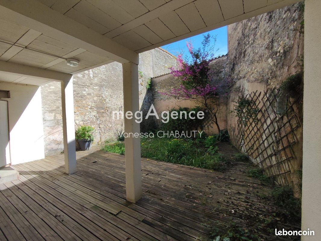 Maison 6 pièces 150 m² - Mirebeau 86110 (image principale 9)
