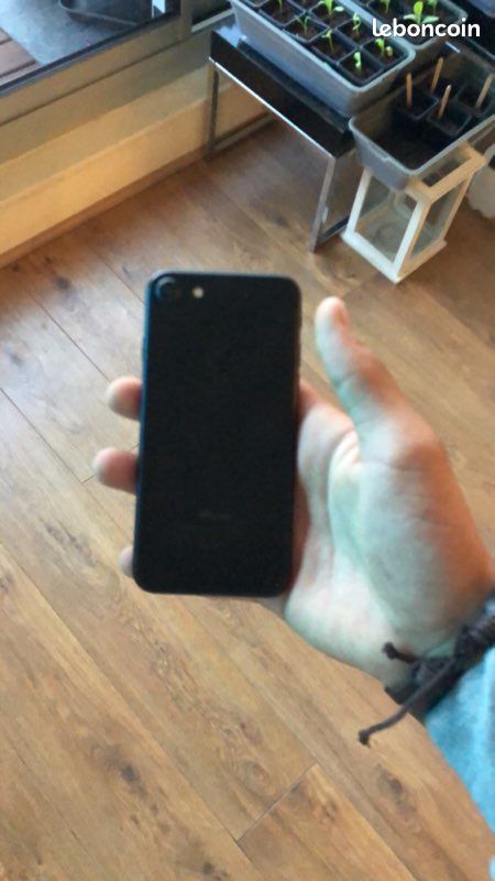 IPhone 7 (image 1)