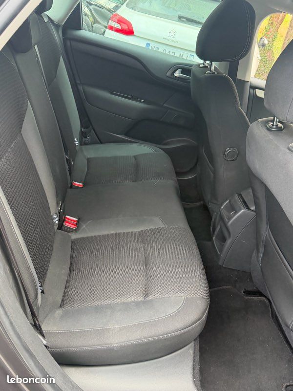 Citroën c4 1.6 hdi 100 ch génération 2 premium (image 6)